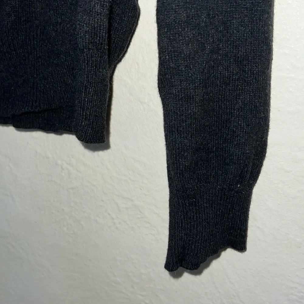 J Crew L cashmere blend v neck sweater - Picture 3 of 5